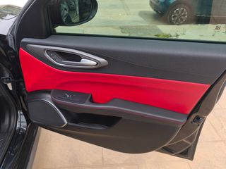 Alfa Romeo Giulia 2021 VELOCE Q4-thumb-15