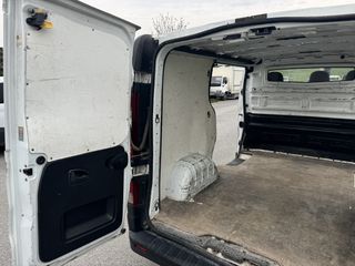 Opel Vivaro 2015-thumb-6