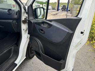 Opel Vivaro 2015-thumb-8