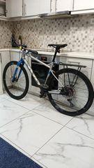 Suitable for everything from smooth pavement to rugged dirt trails and long-distance commuting.