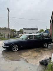 Jaguar XJ12 1987 Double six long-thumb-8