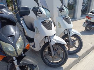 Kymco People 50 2015-thumb-1