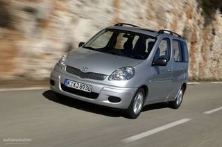 Toyota Verso 2003