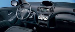 Toyota Verso 2003-thumb-3