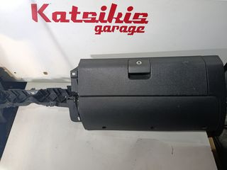 Ντουλαπάκι / Vw Polo 6N2