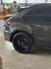 Porsche Macan 2016 GTS-thumb-3