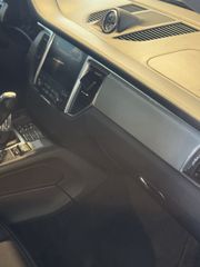 Porsche Macan 2016 GTS-thumb-7