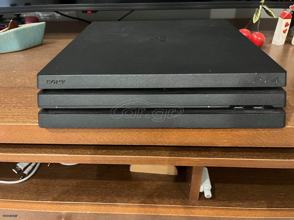 κονσολα ps 4 pro