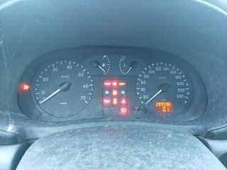 Renault Clio 2002-thumb-4