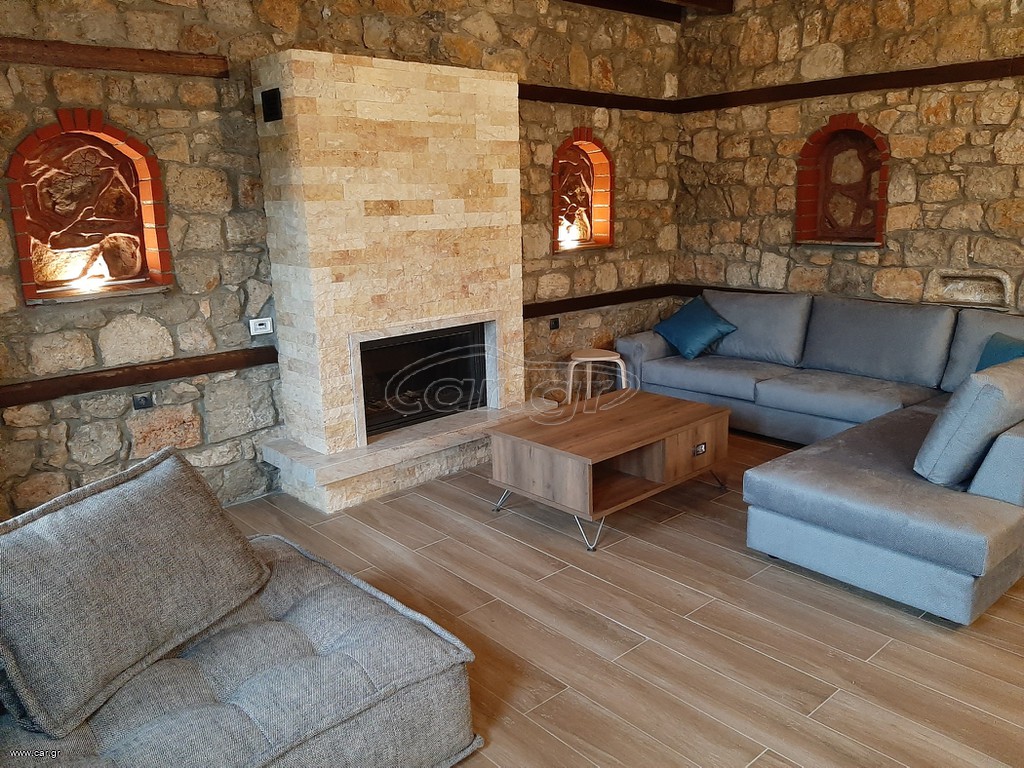 Τραπεζάκι σαλονιού
