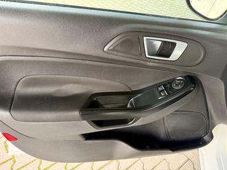 Ford Fiesta 2016 Celebration 80ps-thumb-12