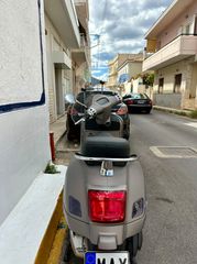 Vespa GTS Super Tech 300 2024-thumb-3