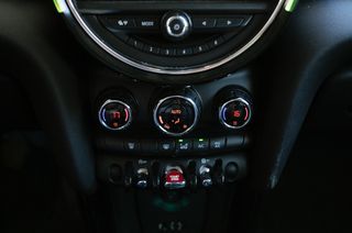 Mini Cooper D 2015 ΤΟ ΚΑΤΑΣΤΗΜΑ ΘΑ ΠΑΡΑΜΕΙΝΕΙ ΚΛΕΙΣΤΟ ΟΛΟ ΤΟΝ ΑΥΓΟΥΣΤΟ-thumb-24