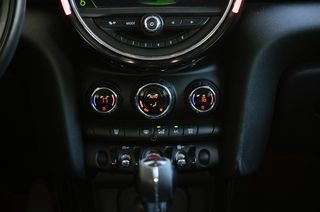 Mini Cooper D 2015 ΤΟ ΚΑΤΑΣΤΗΜΑ ΘΑ ΠΑΡΑΜΕΙΝΕΙ ΚΛΕΙΣΤΟ ΟΛΟ ΤΟΝ ΑΥΓΟΥΣΤΟ-thumb-13