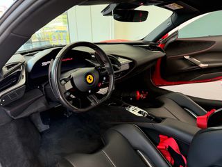 Ferrari SF90 2024 STRADALE-thumb-13