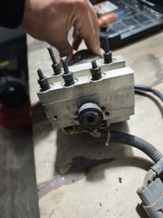 Suzuki Vitara V6 Mk1 μονάδα ABS-thumb-2
