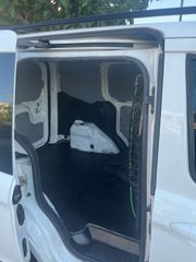 Ford Transit Courier 2017-thumb-22