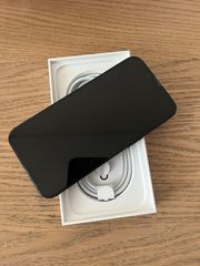 iPhone 16e-thumb-1