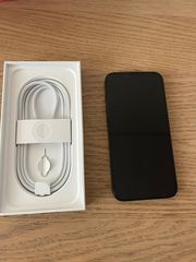 iPhone 16e-thumb-3