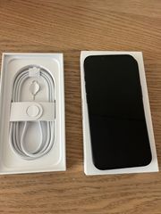 iPhone 16e-thumb-4