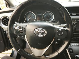 Toyota Auris 2014 HYBRID AUTOMATIC-thumb-12