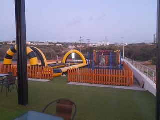 ΕΤΟΙΜΟ πλήρες setup παιδότοπου φουσκωτά τραμπολίνο