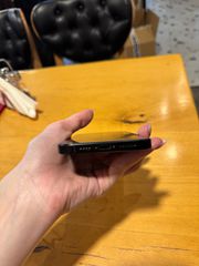 iPhone 16 pro max-thumb-3