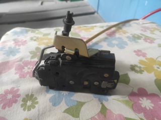 AUDI A4 98-5 7PIN κλειδαριά οπ δεξιά 4Β0839016Β-thumb-1