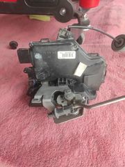 AUDI A4 00-12 κλειδαριά οπ αριστερή 8E0839015C