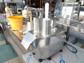 πολυκοπτικο βαρεου τυπου ιταλικο .ισχυς 0.5 HP .κοβει τα παντα αριστη ποιοτητα