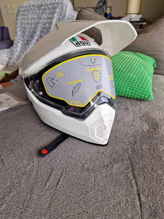 AGV AX 9