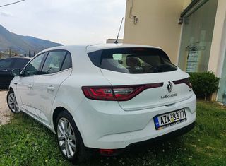 Renault Megane 2017-thumb-6