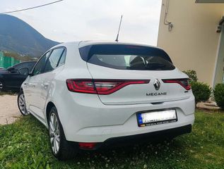 Renault Megane 2017-thumb-9