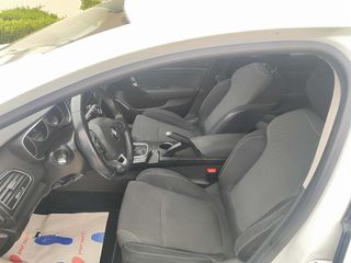 Renault Megane 2017-thumb-12