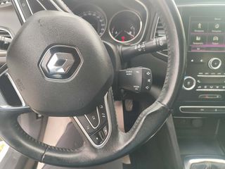 Renault Megane 2017-thumb-14