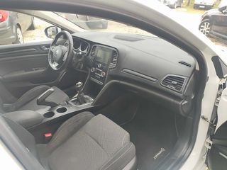 Renault Megane 2017-thumb-16