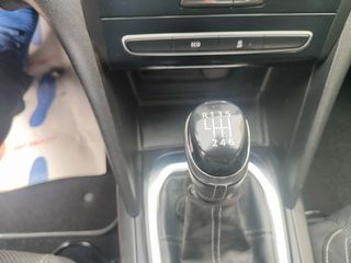 Renault Megane 2017-thumb-17