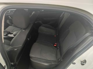 Renault Megane 2017-thumb-19