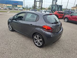 Peugeot 208 2018-thumb-5