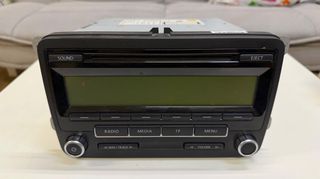 ΓΝΗΣΙΟ RADIO-CD VOLKSWAGEN GOLF 6-thumb-1