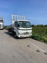 Ανατροπή Toyota 2010 DYNA 100-thumb-1