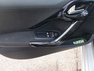 Peugeot 208 2013-thumb-6