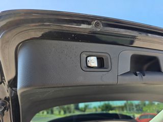 Mercedes-Benz GLC 350 2017 e 4Matic AMG-Line-thumb-23