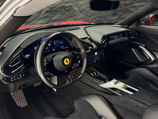Ferrari 12 Cilindri 2025-thumb-13