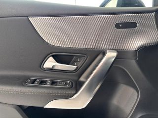 Mercedes-Benz A 180 2018 DIESEL-thumb-13