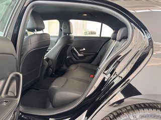 Mercedes-Benz A 180 2018 DIESEL-thumb-14