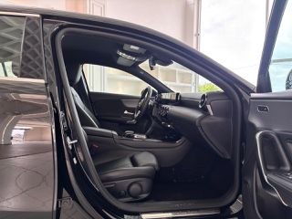 Mercedes-Benz A 180 2018 DIESEL-thumb-19