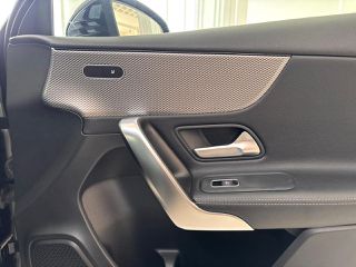Mercedes-Benz A 180 2018 DIESEL-thumb-21