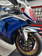 Honda CBR 1000RR 2010 FIREBLADE-thumb-1