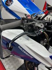 Honda CBR 1000RR 2010 FIREBLADE-thumb-2